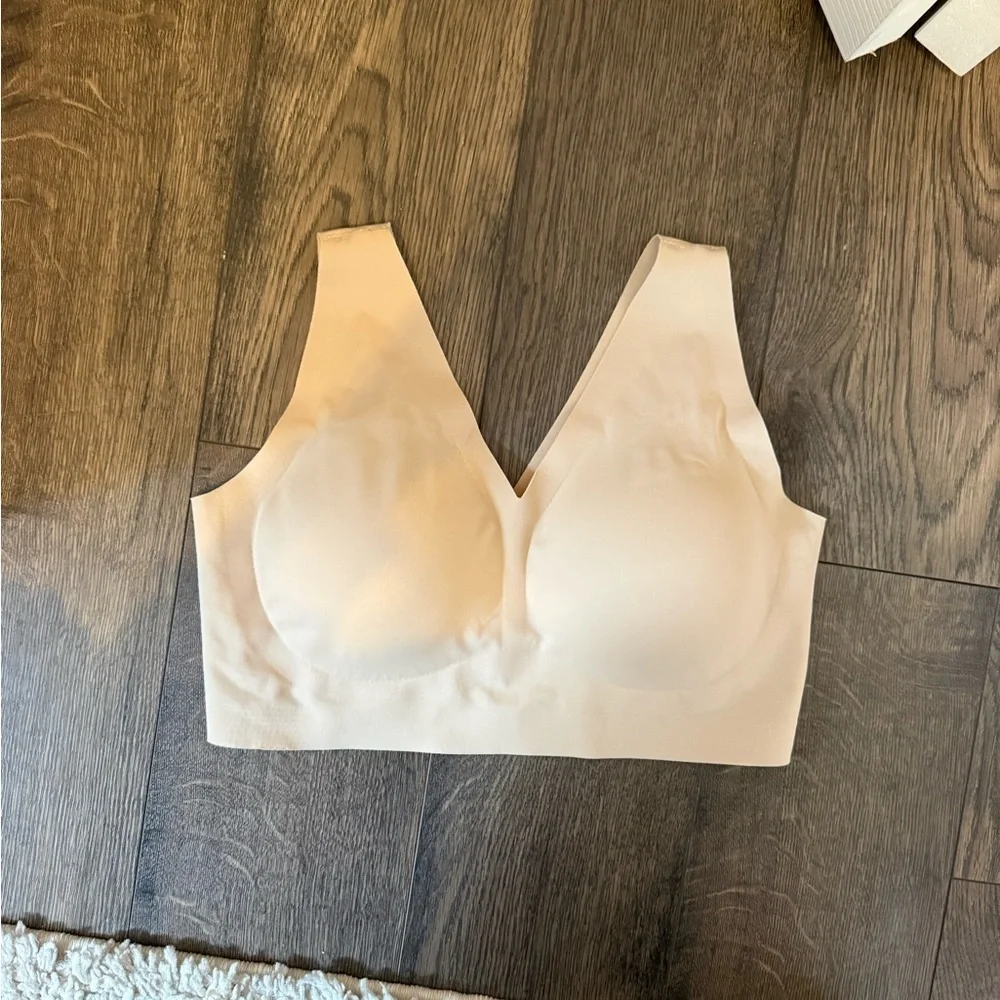 Truekind Everyday Comfort V-Neck Bralette‎